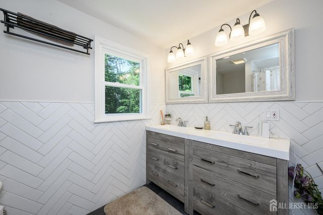 596 Keefe Road, Lawrence, NJ 08648
