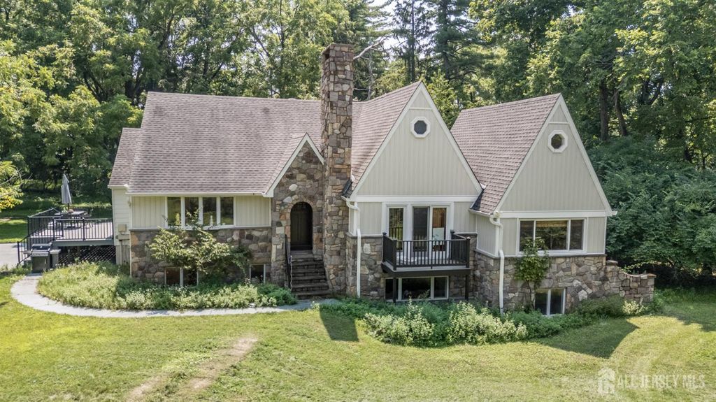 596 Keefe Road, Lawrence, NJ 08648