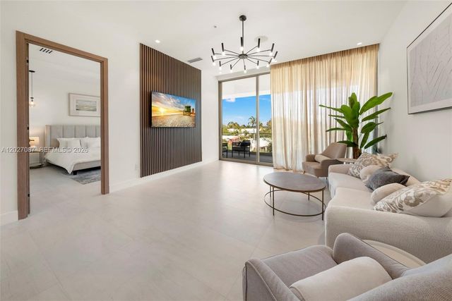 246 NE 6th Avenue 302, Delray Beach, FL 33483