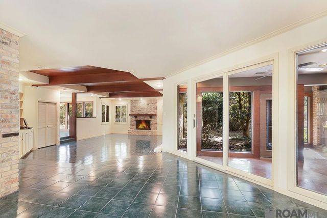 8041 Oak Hollow Dr, Baton Rouge, LA 70810