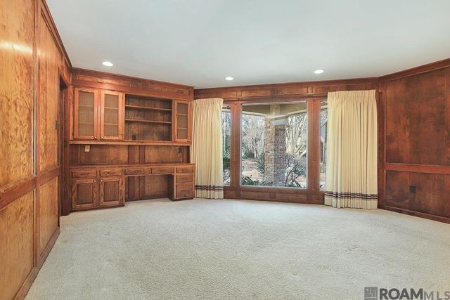 8041 Oak Hollow Dr, Baton Rouge, LA 70810