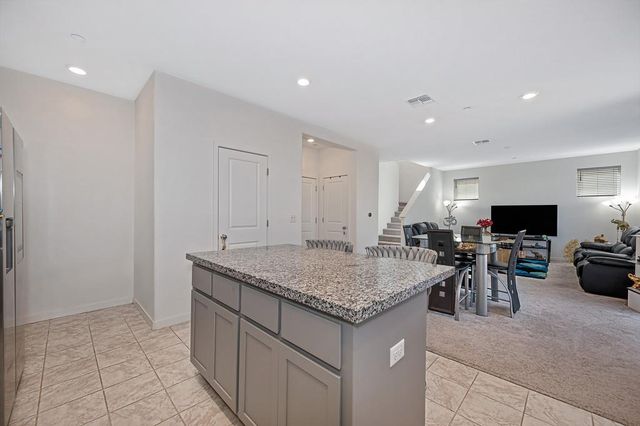 7648 Barebow Way, Sacramento, CA 95829