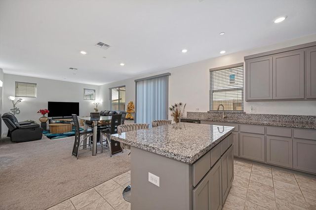 7648 Barebow Way, Sacramento, CA 95829