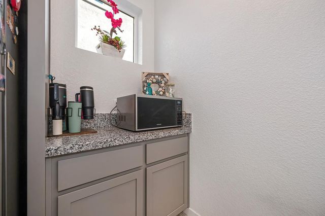 7648 Barebow Way, Sacramento, CA 95829