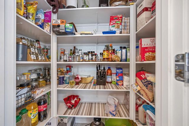 7648 Barebow Way, Sacramento, CA 95829