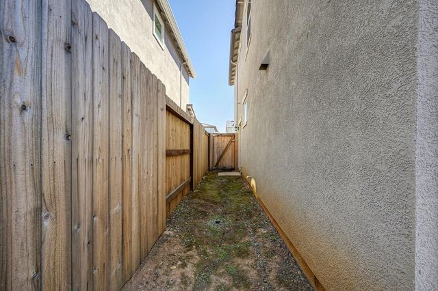 7648 Barebow Way, Sacramento, CA 95829