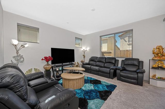 7648 Barebow Way, Sacramento, CA 95829