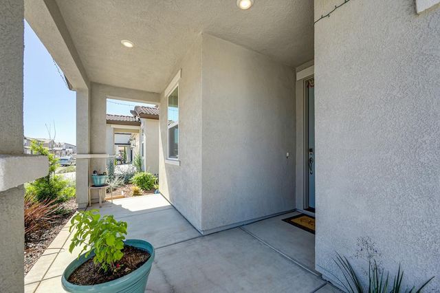 7648 Barebow Way, Sacramento, CA 95829