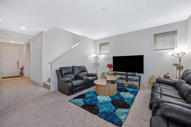 7648 Barebow Way, Sacramento, CA 95829