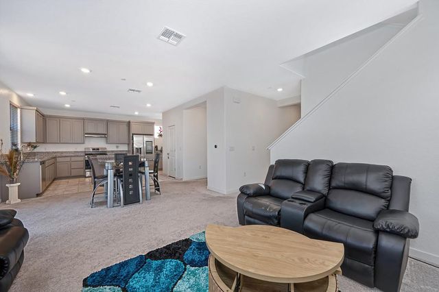 7648 Barebow Way, Sacramento, CA 95829