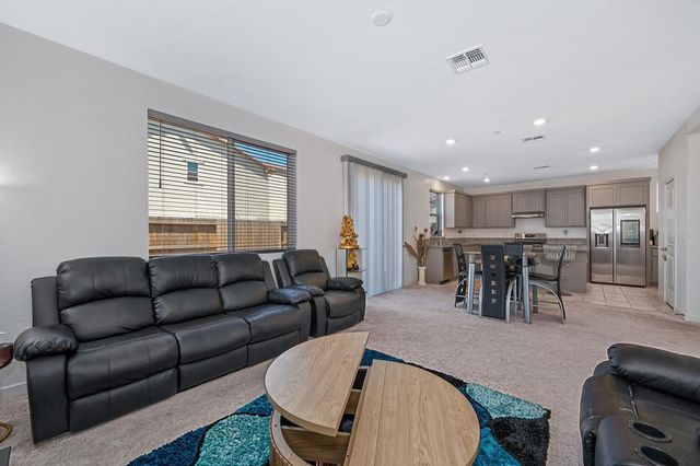 7648 Barebow Way, Sacramento, CA 95829