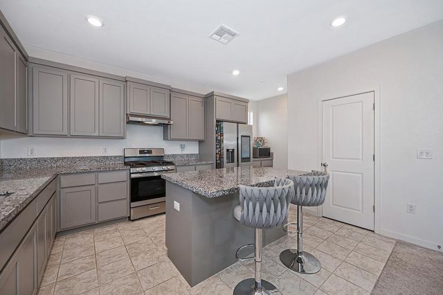 7648 Barebow Way, Sacramento, CA 95829