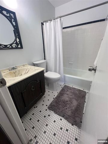 A7 Long Hill A7, Little Falls, NJ 07424