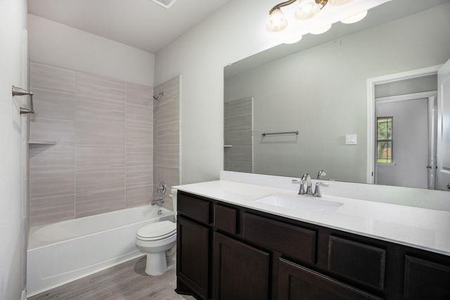 221 Inwood Drive, West Columbia, TX 77486
