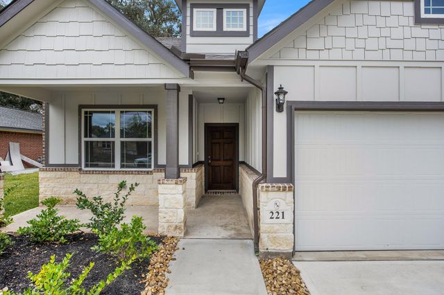221 Inwood Drive, West Columbia, TX 77486