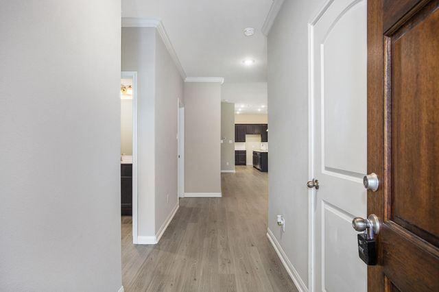 221 Inwood Drive, West Columbia, TX 77486