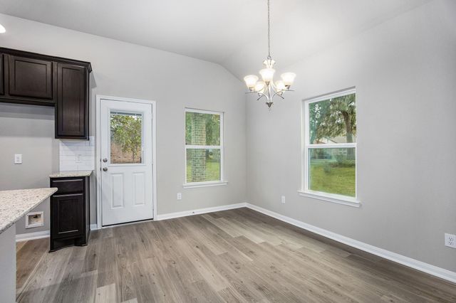 221 Inwood Drive, West Columbia, TX 77486