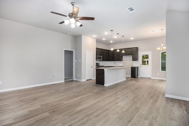 221 Inwood Drive, West Columbia, TX 77486