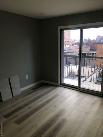 651 Courtlandt Avenue, Bronx, NY 10451