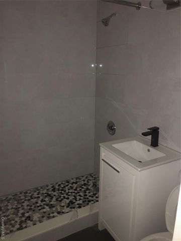 651 Courtlandt Avenue, Bronx, NY 10451