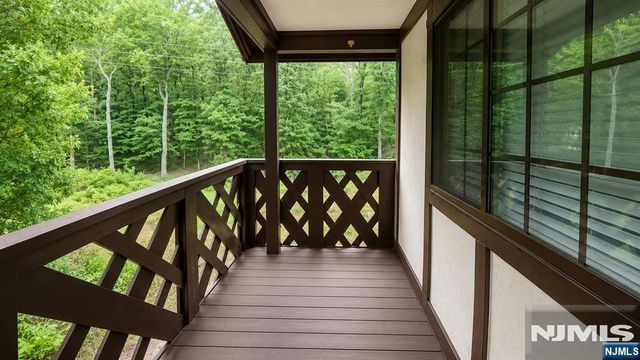 3112 Stowe Lane, Mahwah, NJ 07430
