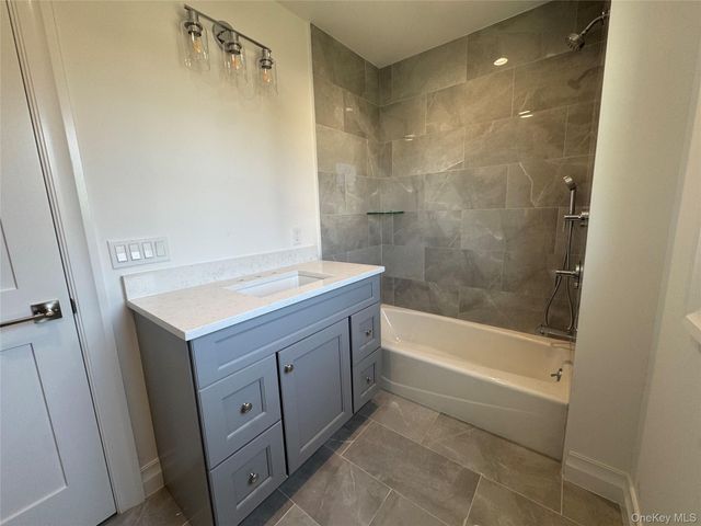 9 First Street, Glenwood Landing, NY 11547