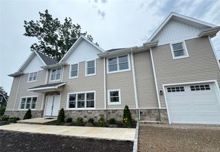 9 First Street, Glenwood Landing, NY 11547