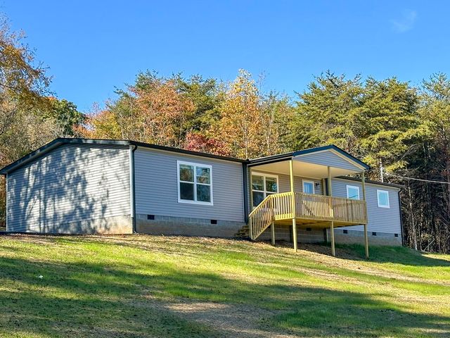 354 Bungalow Dr, Dandridge, TN 37725