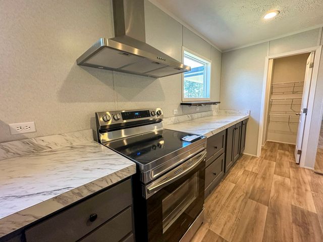 354 Bungalow Dr, Dandridge, TN 37725