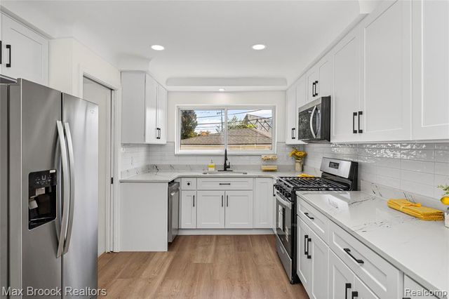 1544 Sheffield Road, Birmingham, MI 48009