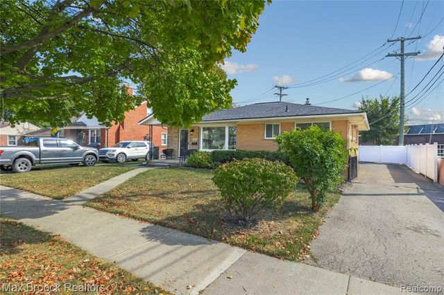 1544 Sheffield Road, Birmingham, MI 48009