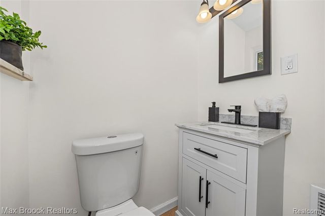 1544 Sheffield Road, Birmingham, MI 48009