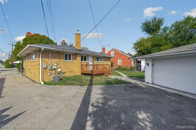 1544 Sheffield Road, Birmingham, MI 48009