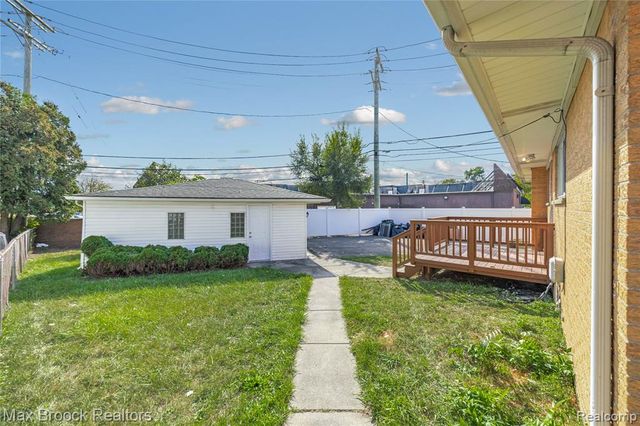 1544 Sheffield Road, Birmingham, MI 48009