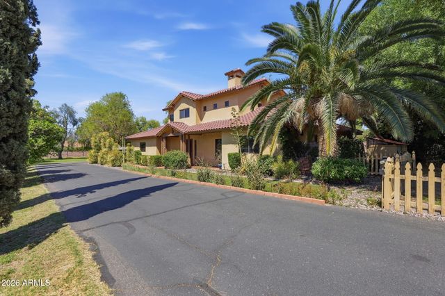 2634 N 52ND Street, Phoenix, AZ 85008