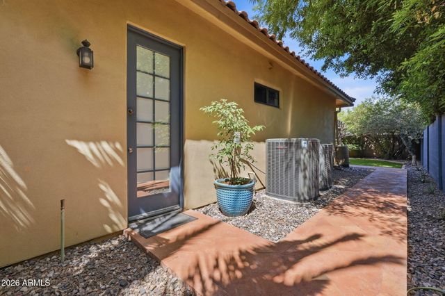 2634 N 52ND Street, Phoenix, AZ 85008