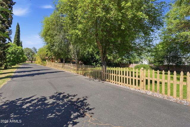 2634 N 52ND Street, Phoenix, AZ 85008