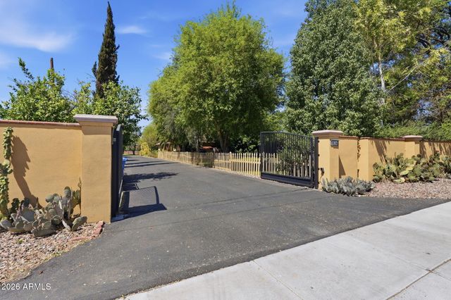 2634 N 52ND Street, Phoenix, AZ 85008