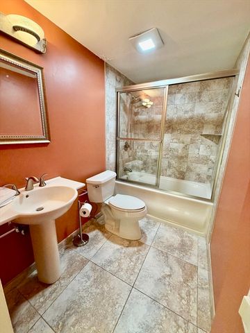 30 Revere Beach Pkwy 711, Medford, MA 02155