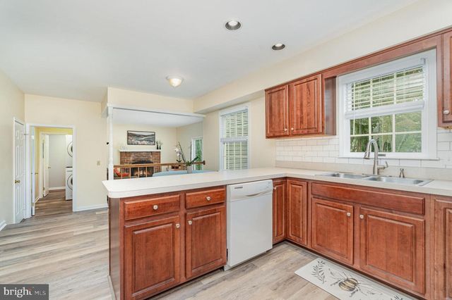 2512 BLARNEY DR, Harrisburg, PA 17112