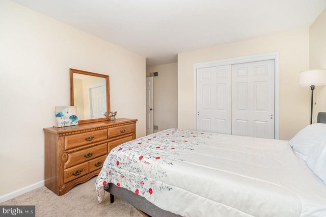 2512 BLARNEY DR, Harrisburg, PA 17112