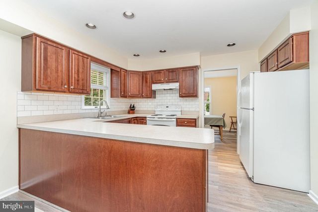 2512 BLARNEY DR, Harrisburg, PA 17112