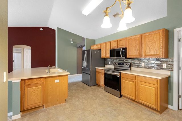 606 WHITE OAK WAY, Deland, FL 32720