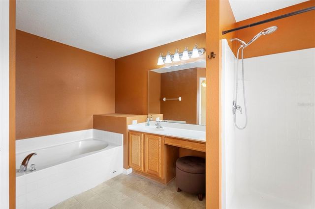 606 WHITE OAK WAY, Deland, FL 32720