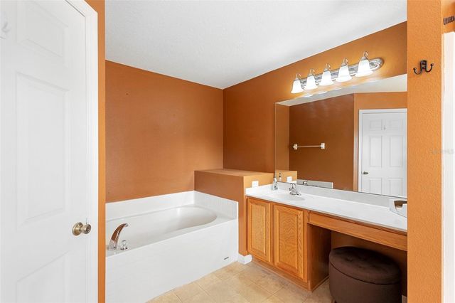 606 WHITE OAK WAY, Deland, FL 32720