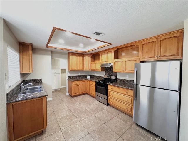 2344 N Teakwood Avenue, Rialto, CA 92377