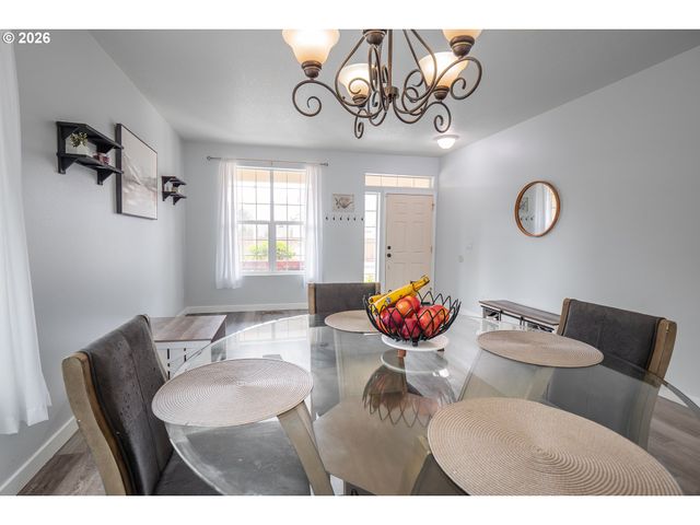 1191 HEATHMAN Dr, Eugene, OR 97402