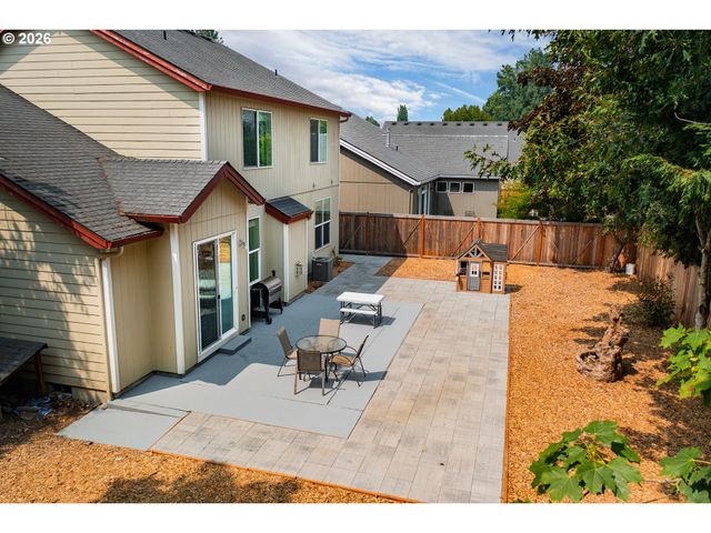 1191 HEATHMAN Dr, Eugene, OR 97402