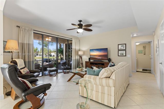 10527 NW 10th Ct A-115, Plantation, FL 33322