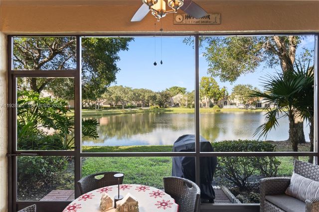 10527 NW 10th Ct A-115, Plantation, FL 33322